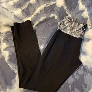 Lululemon Skinny Groove Pant II (Roll Down) Black / Heat Wave White Black sz 8